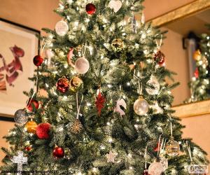Puzzle Χριστουγεννιάτικο δέντρο με διακοσμήσεις